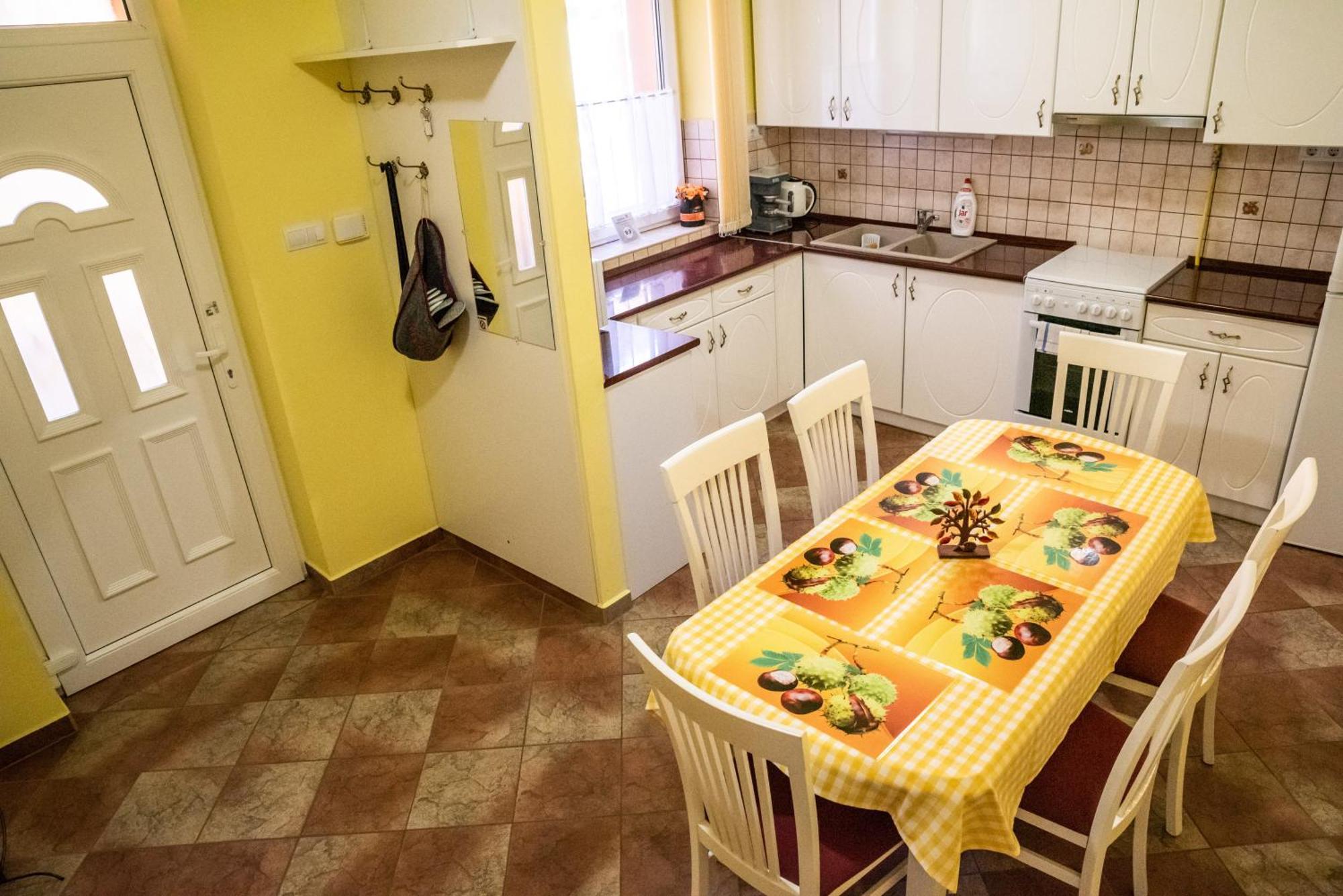 Gesztenye Apartman Makó Zewnętrze zdjęcie